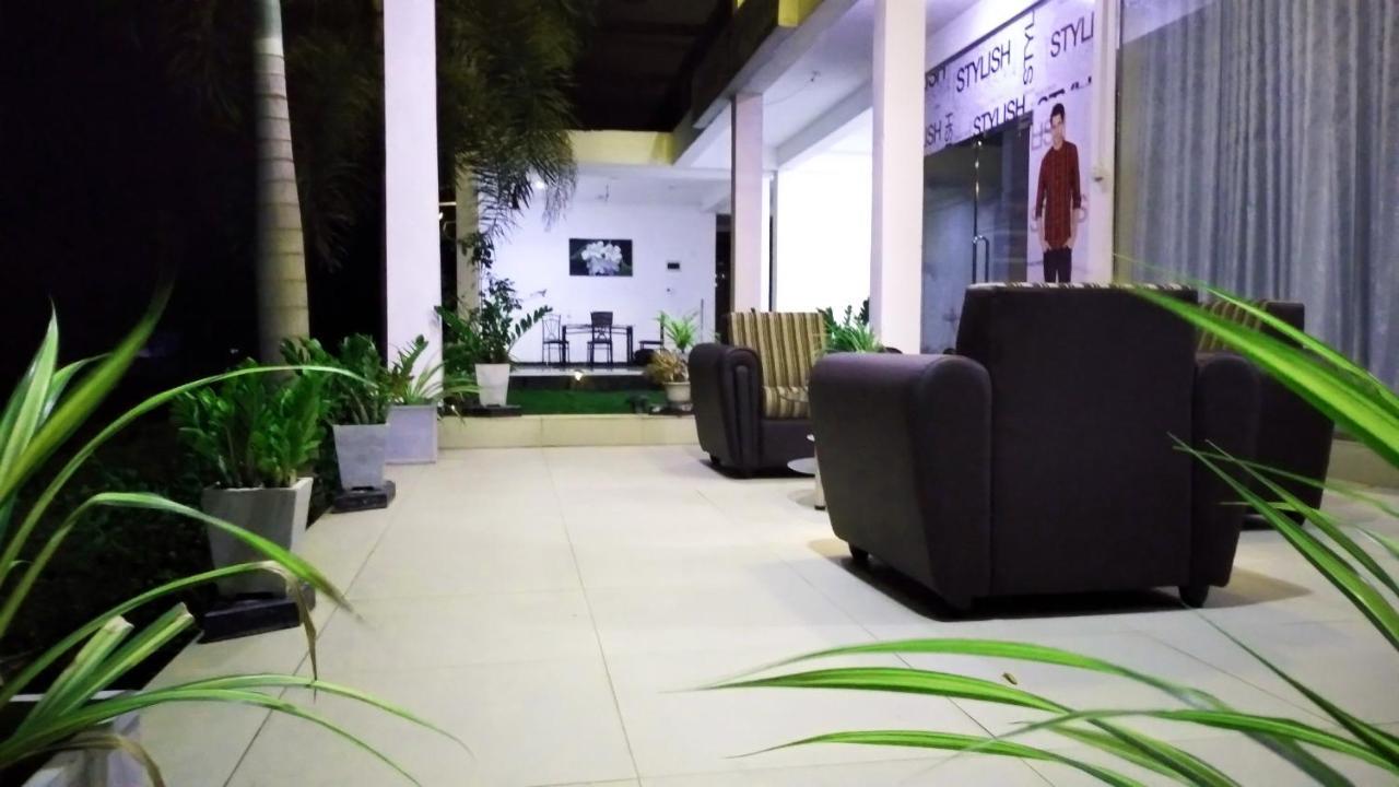 Отель Akoya Pearl Ратнапура Экстерьер фото
