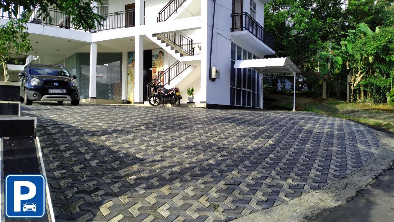 Отель Akoya Pearl Ратнапура Экстерьер фото